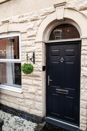 Lowell Street - Cosy 2 Bedroom Home in Worcester!